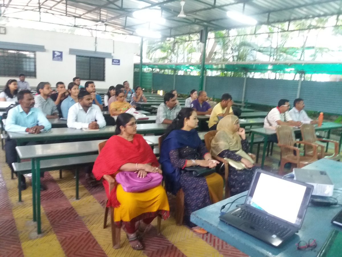 askmyview's tweet photo. #IGNOU S.C 16144, #AbedaInamdarSeniorCollege #Pune Conducted #InductionMeeting for Certifcate and BPP Learner's. for July 2018 Session.
#Mr.S. Saunand (A.R.D IGNOU Pune) #Dr.Mohd. Ibrahim Jagirdar #Coordinator IGNOU S.C Pune. 30th Sept. 2018
@AbedaInamdar @HRDMinistry
@saunand https://t.co/7e2k4Rz6ZG