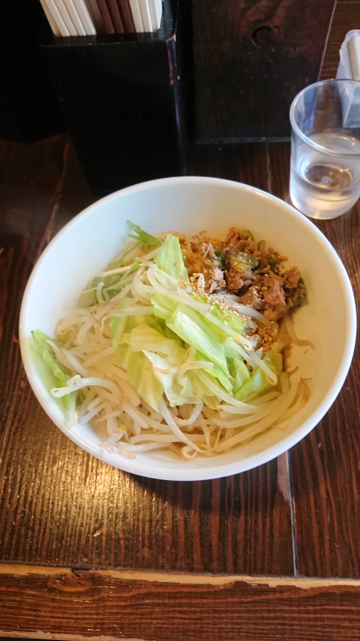 神奈川のラーメン好き 戸部駅 がら屋 旨辛ラーメン 750円 激辛100円 油麺650円 醤油 味噌 塩が選べる上メニューが豊富 どれも美味しい 麺がツルモチ 卓上トッピングに揚げ玉ねぎがあるのもgood 99 100杯