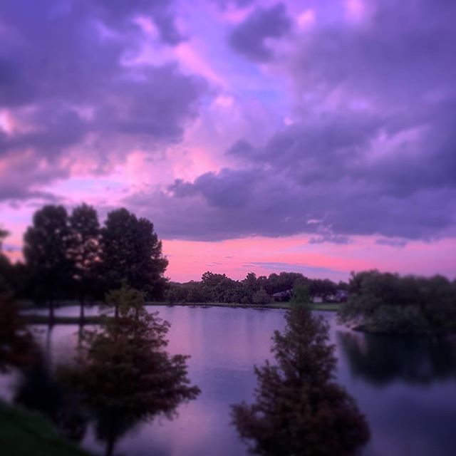 poetofpurpose's tweet photo. A very #blue #sunset for a day filled with the sadness of a young life #gonetoosoon 
#suicideawareness 
#suicideprevention 
#bethere 
#hughard 
#StopOne
#chooselife https://t.co/WaHWgPDyKV