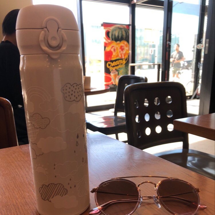 cosmenX's tweet photo. 江ノ島店 #starbucks https://t.co/fvvunDwjfU