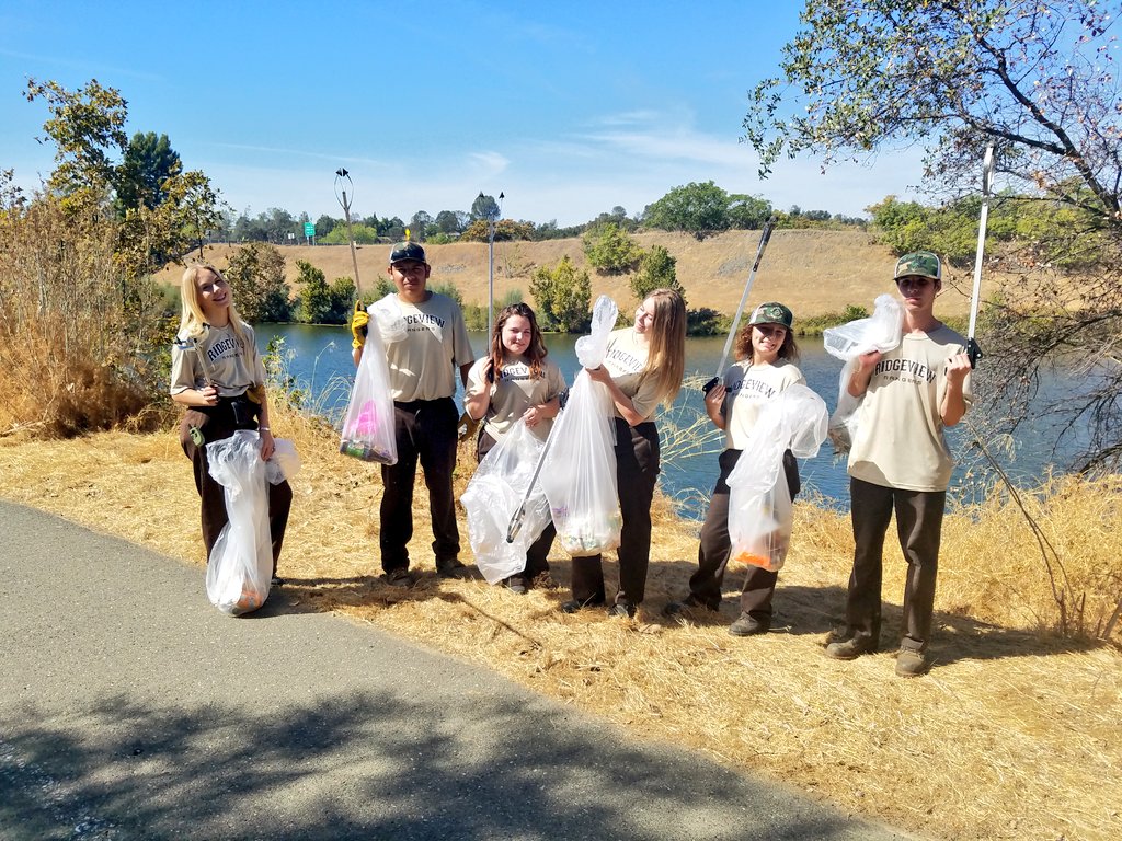 rvrangers's tweet photo. Picking up trash along the Feather River prior to Oroville's Salmon Festival last month @rvhswolverine @pusdk12 https://t.co/nWLqoFRc50