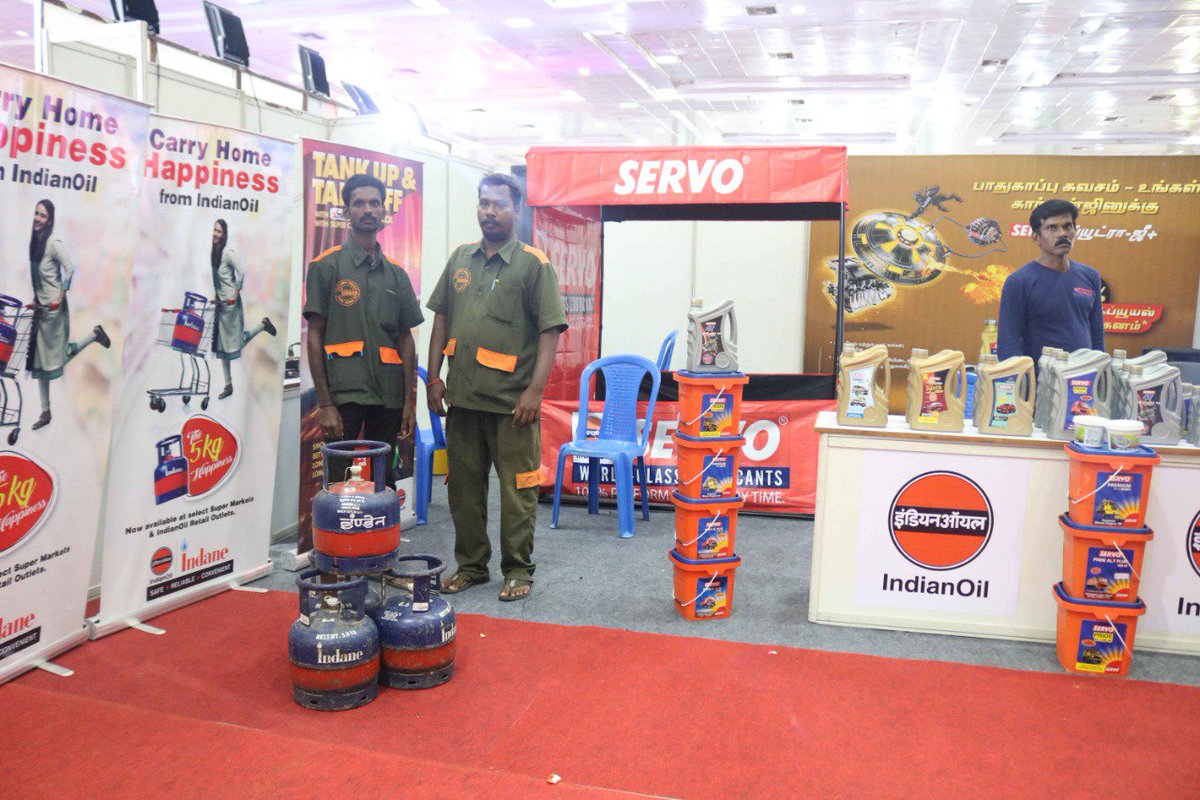 IOCLTamilnadu's tweet photo. #ExpressAutoExpo2018 inaugurated by @narainracing. @IndianOilcl participates @NewIndianXpress Auto Expo at Chennai. Brand Promotion #Servo #xtraPremium #Indane5Kg #XtraPower #XtraRewards #YearofTrust2018 @ChairmanIOCL @rsitharthan @IOCRetail @DirMktg_iocl @IndianOil_Highw https://t.co/8EGv1MYcnr