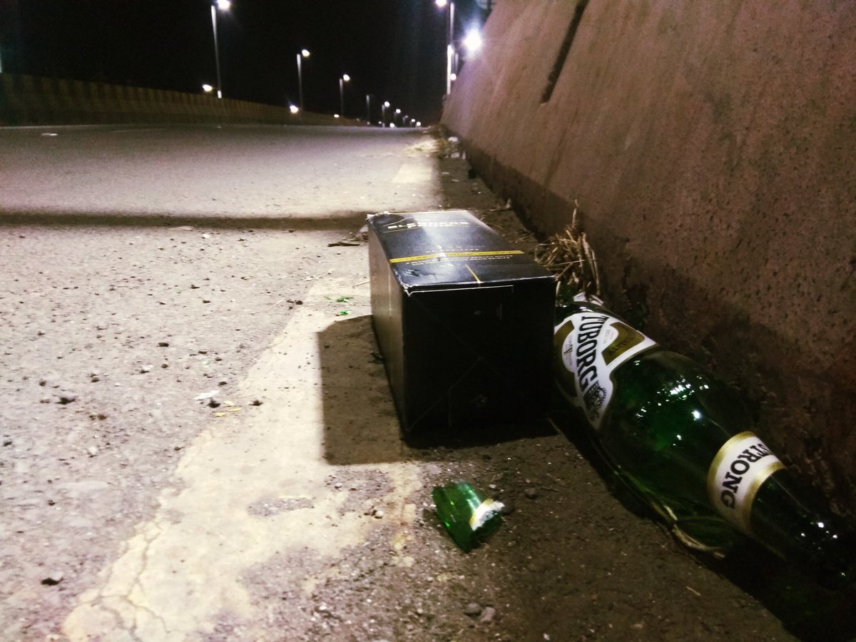 iadityawaghmare's tweet image. #garbagedumping This is a pit and into it, we throw our garbage and our shit.! #Aurangabad #Garbage #SwachhBharat