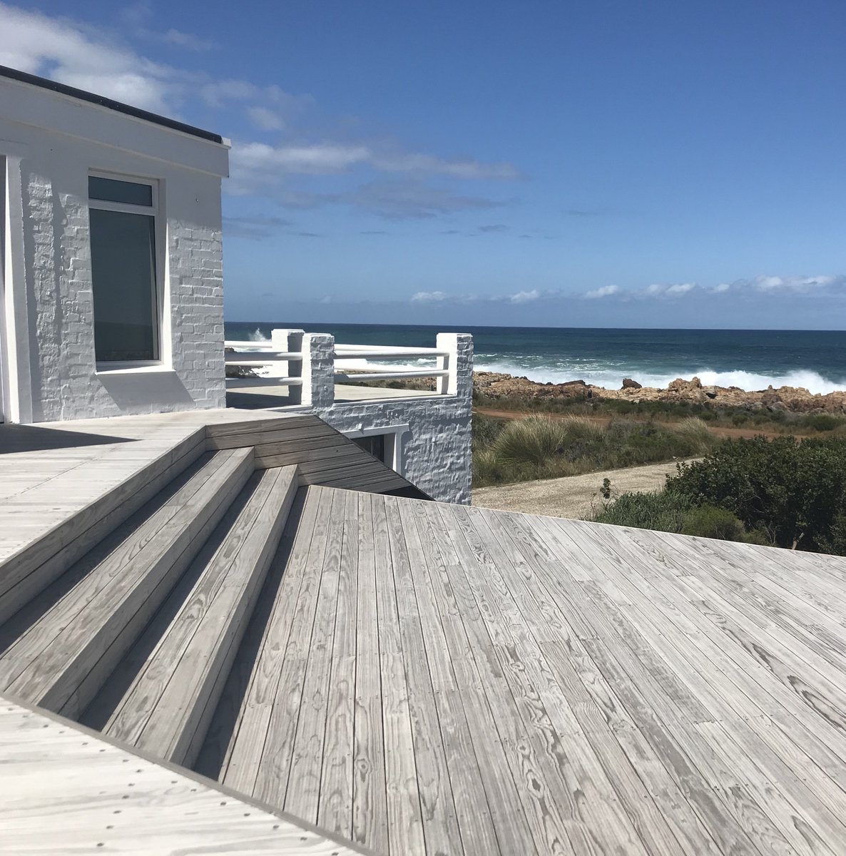 rhino_woodSA's tweet photo. Dramatic views  need spectacular decks. And, if you’re thinking #DIY, you’ll need our Rhino Wood decking installation guide: 
https://t.co/JHHWahdXBn
#timberdecking #rhinowood #deckwithaview #modifiedwood https://t.co/cMDTghF7eO