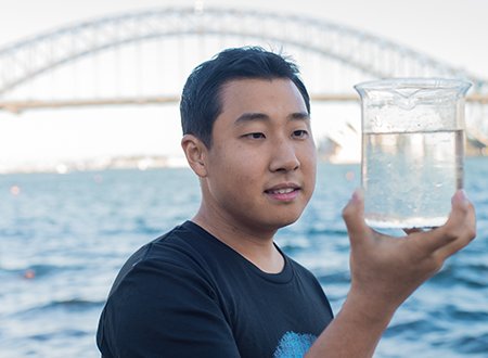 AusUnlimited's tweet photo. A #waterfilter made from #graphene that can create clean drinking water, no matter how dirty it is, in a single step? Yes! Thanks to Dr Dong Han Seo and renewable #soybean oil. @CSIROnews #GraphAir #ausinnovation #globalwatercrisis https://t.co/YGn1PgWrxJ https://t.co/M3sSdo1hir