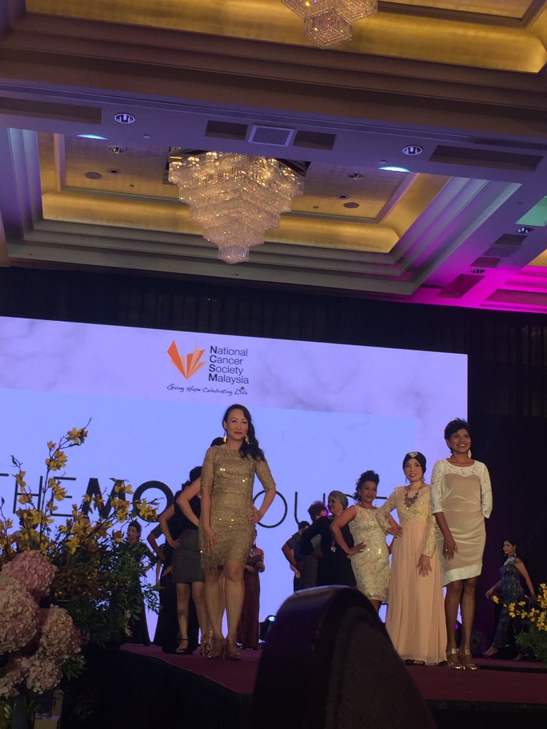 datozuraidah's tweet photo. #2018WCC @uicc @canceractionmy #NCSM Pink Brunch - HRH Queen 👸 of Johor, HRH Royals and dignitaries gracing the event esp fashion shows by Cancer Survivors. Wonderful event! #Bravo #FollowDZA https://t.co/sO8fTNtLVx