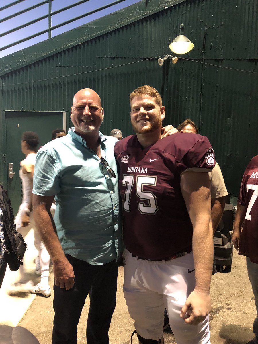 It’s been years sense I’ve seen some of these people, blessed to have this family! #gogriz