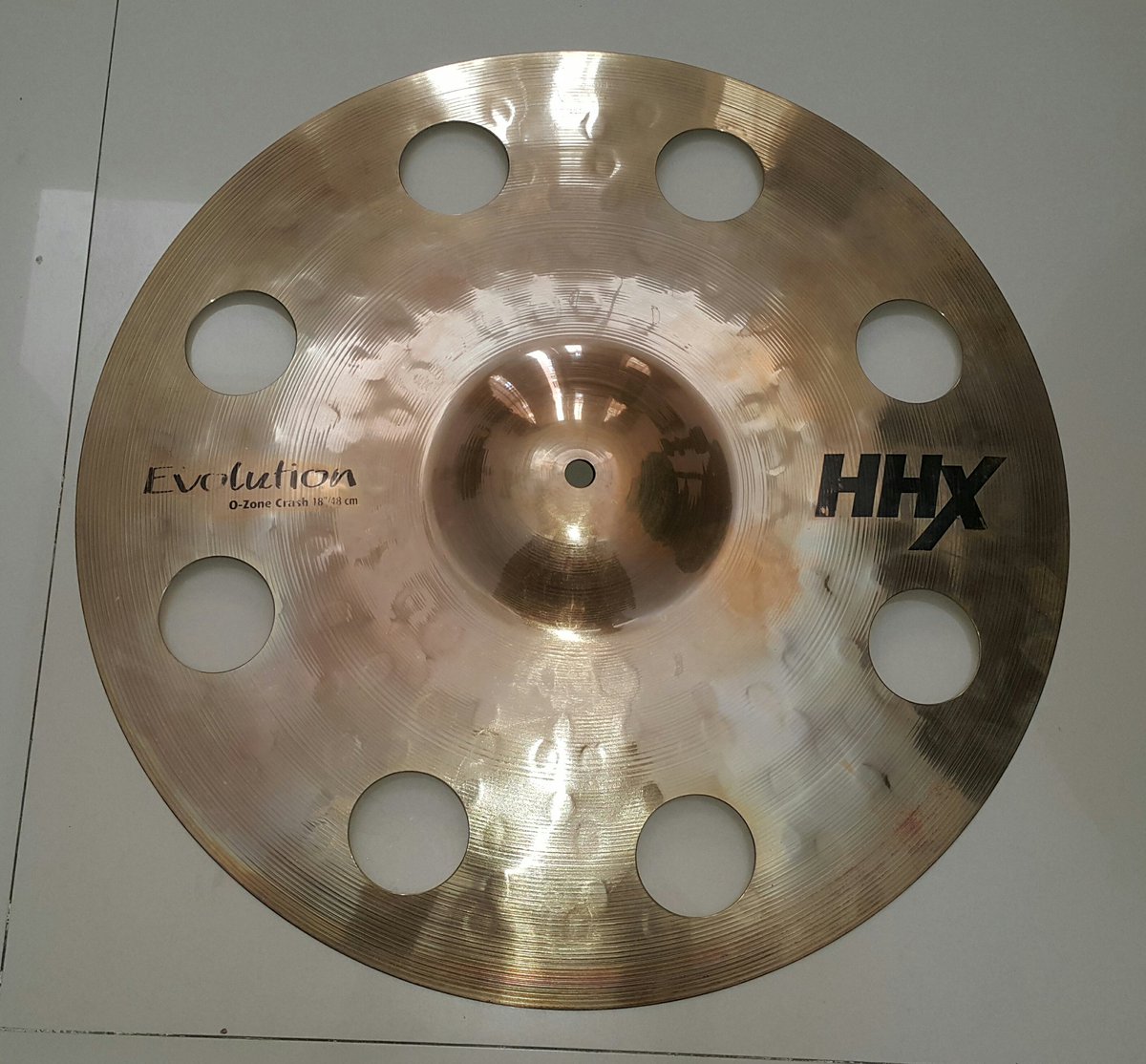 riska_andy's tweet photo. #WTS Sabian HHX o-zone 18" crash kondisi mulus,logo jelas,no crack,no keyhole.. CP: 081232070887 @DrumBagus https://t.co/89n3a3aWjz