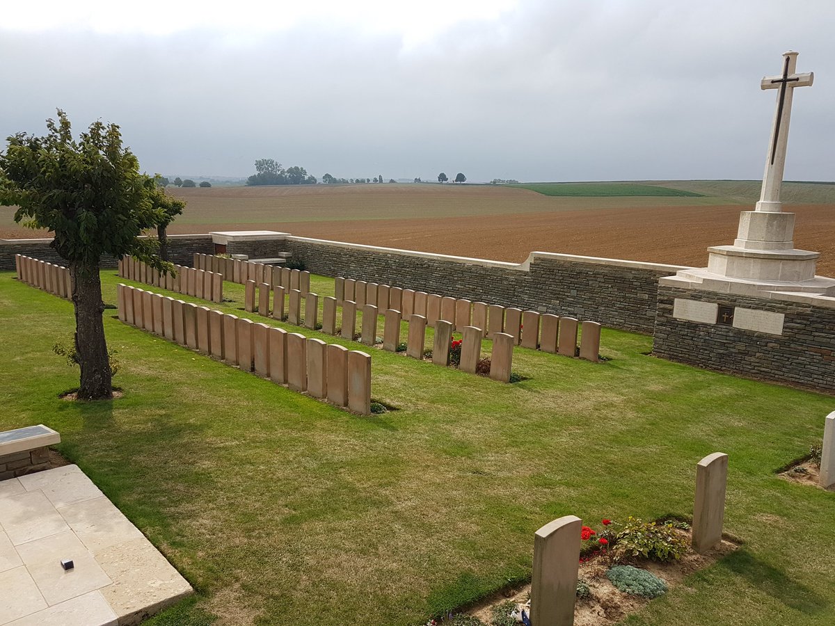 BBTLLP's tweet photo. #PicOfTheDay Well off the beaten track & very much secluded, in the fields of the village of #Lechelle is #FivePoints @CWGC #Cemetery #PasDeCalais #France.Just over 100 men now stand easy here, many being buried by #FieldAmbulance & #CCS stationed here in 1918 #WeWillRememberThem https://t.co/3RAVmJBu4s