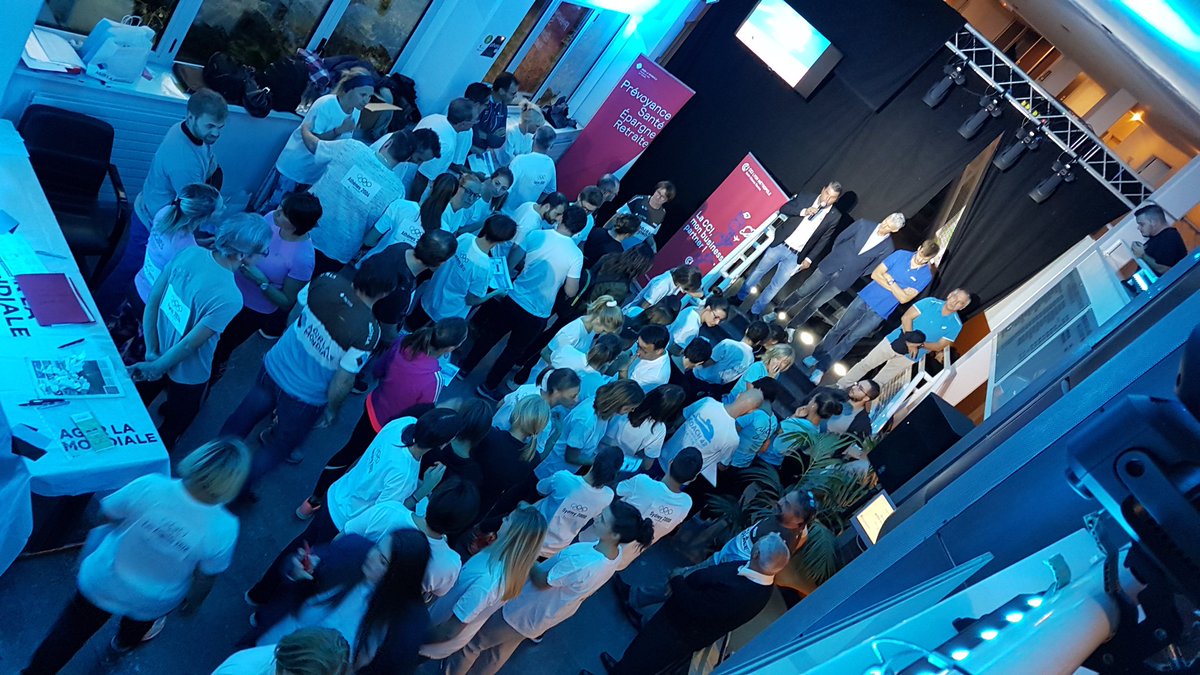CCILYONMETRO's tweet photo. Pari réussi hier soir pour ces 1eres olympiades inter-entreprises 
Les valeurs et vertus du #sport  #BienEtreAuTravail #depassement #collectif #performance
@CCILYONMETRO
@AG2RLAMONDIALE @lemaitreathle https://t.co/JrSJS9gDbw