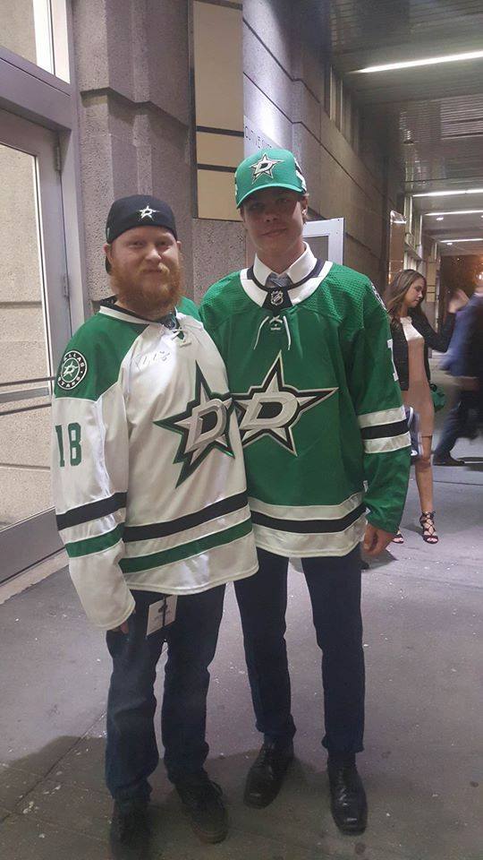 RaichuRocks99's tweet photo. @Miro_Heiskanen Was a pleasure meeting you today! You met my brother at your draft.   @DallasStars #SixFlagsNight #GoStars https://t.co/YmBq29zqRm