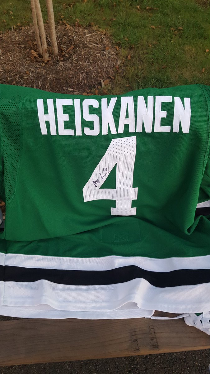RaichuRocks99's tweet photo. @Miro_Heiskanen Was a pleasure meeting you today! You met my brother at your draft.   @DallasStars #SixFlagsNight #GoStars https://t.co/YmBq29zqRm