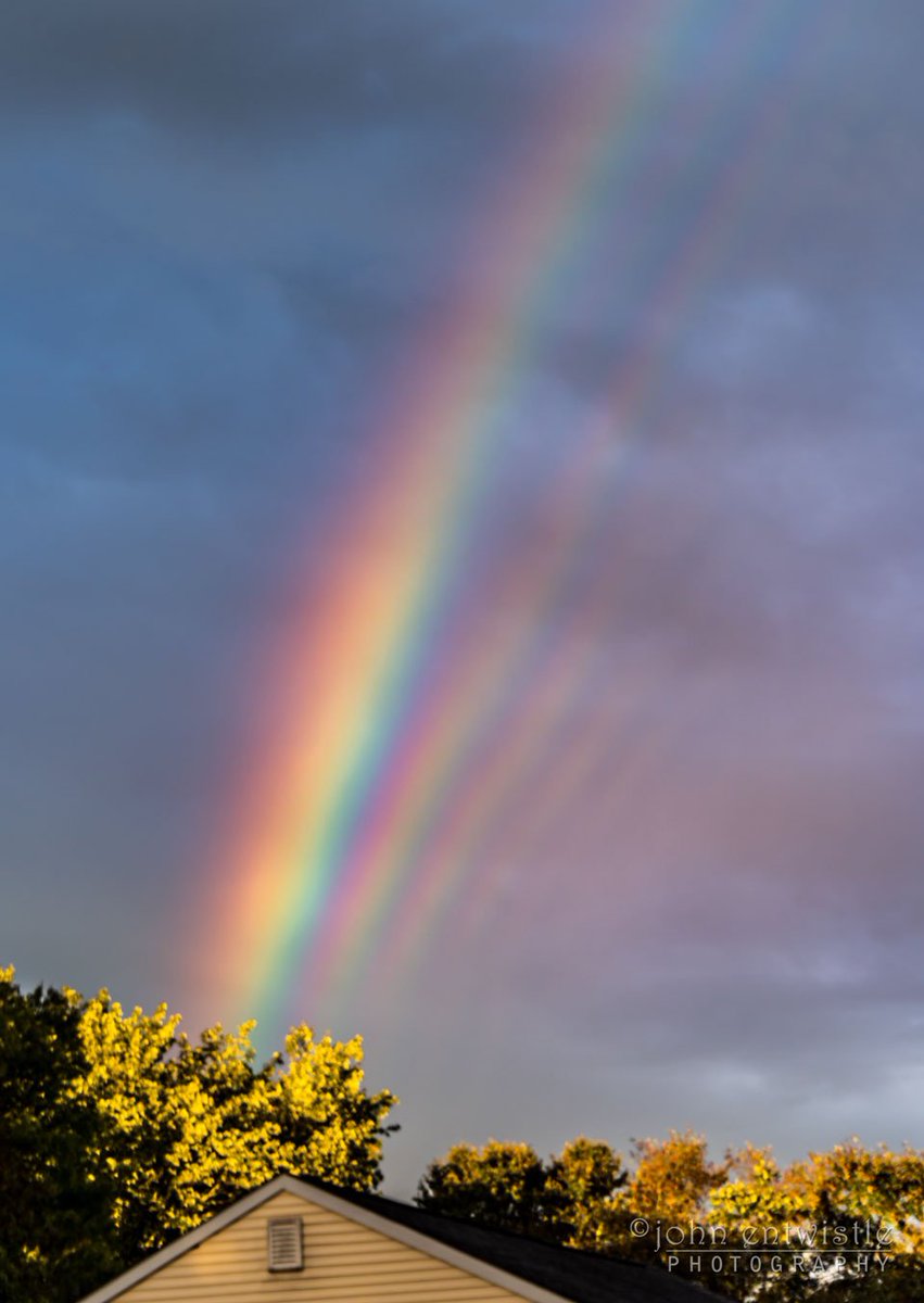 Rainmaker1973's tweet photo. After the remnants of Hurricane Florence passed over Jersey Shore, New Jersey, USA last month, the Sun came out in one direction but something quite unusual appeared in the opposite direction: a hall of rainbows https://t.co/GvJ99ChbMv https://t.co/N90kMjjIy0