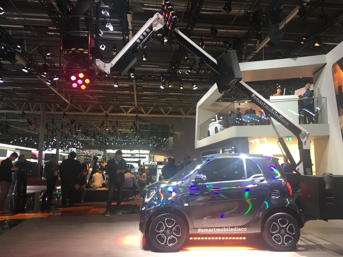 LydiaAltena_MB's tweet photo. Make yourself heard and have fun: #smartmobiledisco #ParisMotorShow https://t.co/VovpH4GZBq