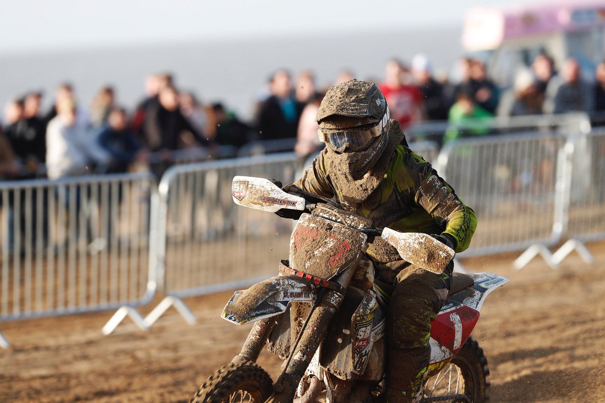 Todd Kellett preparing to defend HydroGarden Weston Beach Race Powered by KTM race crown.

rhlactivities.com/blog/2018/10/k…

#HGWBR #KTM #ToddKellett #weston #beachrace #livefortheweekend #offroad #extreme #defendingchampion #champion
