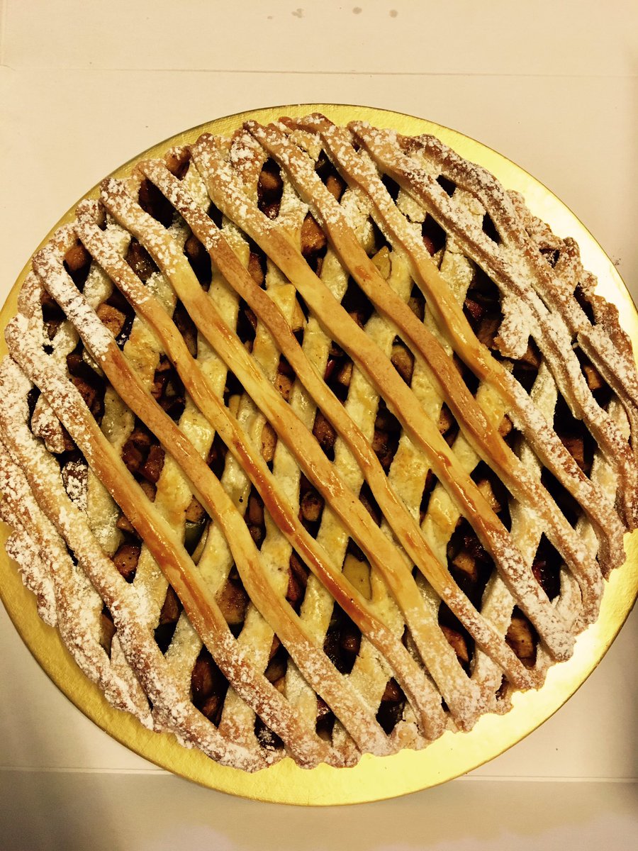 shaliniharnot's tweet photo. This is #HOSPITALITY and true spirit of #CustomerCare. 
Just received this delicious Apple pie, just as I like, with a personal note from @RithvikAnanth, #pastryChef @OberoiGurgaon.A simple #tweet did this, not even a complaint.  I salute you guys, many should learn from you all. https://t.co/ZbS6d0Hpkl