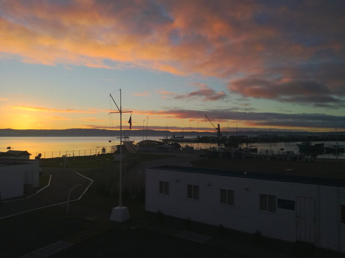 Amanece en #talcahuano con una temperatura actual de 6,8 °C según la estación meteorológica automática Davis (EMA) de <a href="/MetArmada_Thno/">Centro Meteorológico Marítimo de Talcahuano</a> 

Los invito a verificar su página con datos en línea de las condiciones meteorológicas de #Talcahuano 

web.directemar.cl/met/jturno/est…