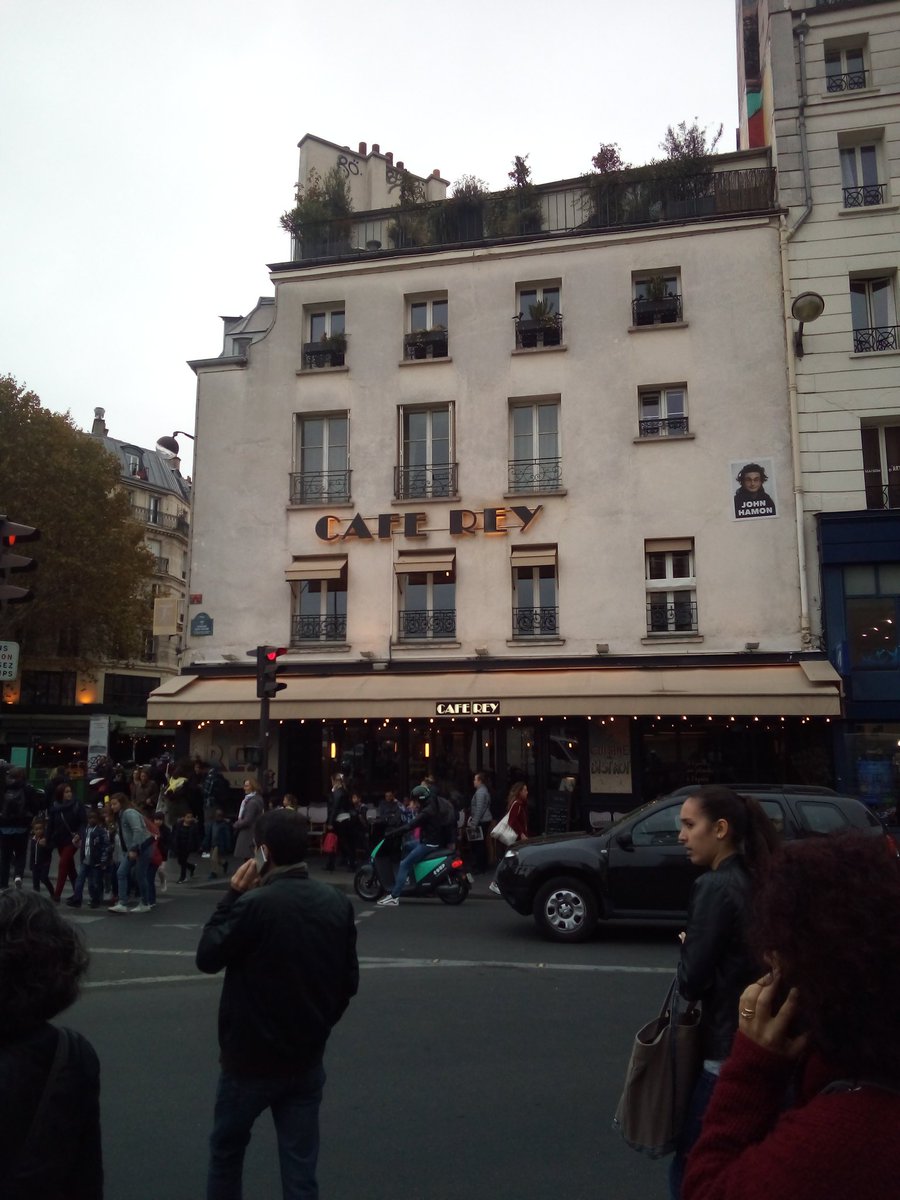 AshleyRobins1's tweet photo. @surreycricket @littleclaire198 @SurreyCCCSC this must be where champions eat. #ComeOnThRey #MakingNewHistory https://t.co/I93g2gpqBL
