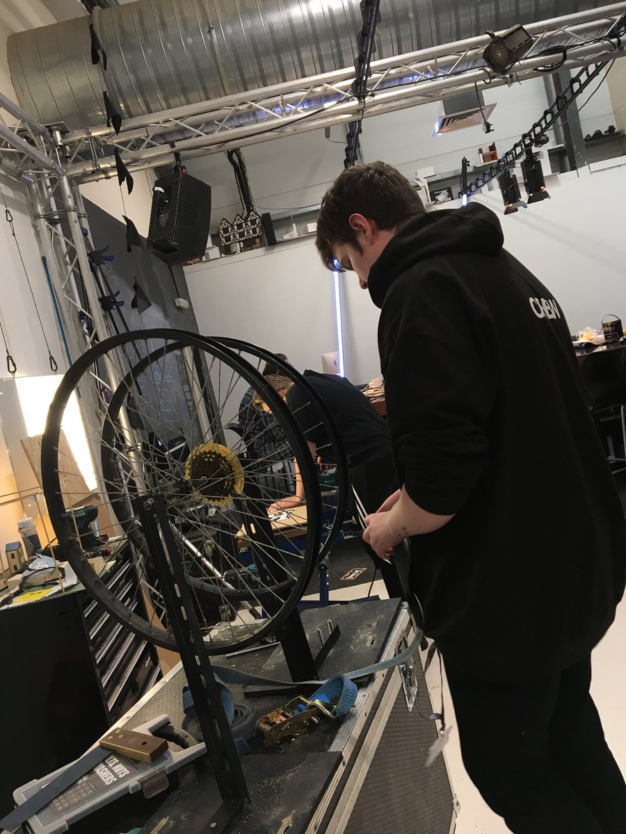 downhmeg's tweet photo. Busy morning in the workshop today💀💡#ghosthunter #halloween #production https://t.co/uJn2XBrzNC