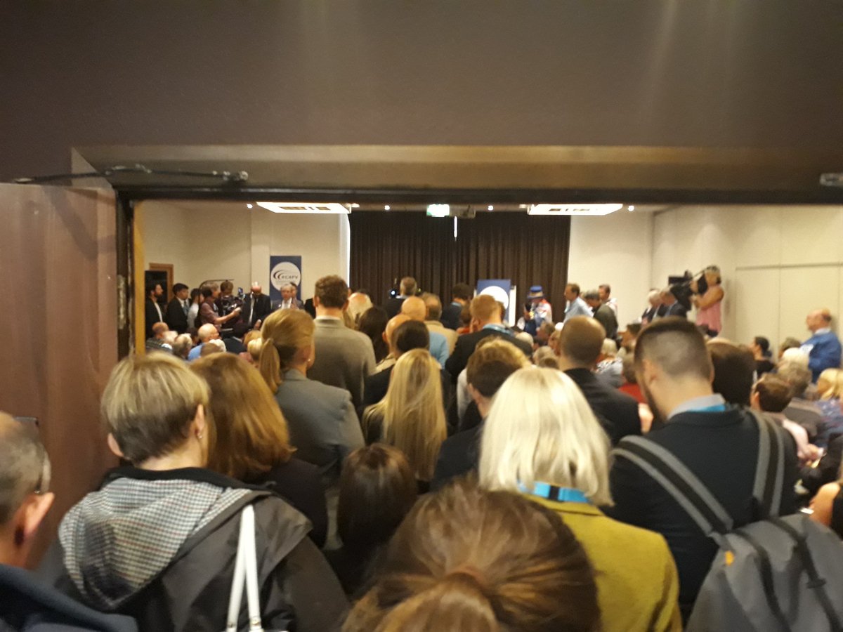 conservative4pv's tweet image. 2 fringe meetings at #CPC18: 

Respecting the Referendum
with the ERG today

Vs

Respecting Democracy
with #C4PV yesterday

Spot the difference?