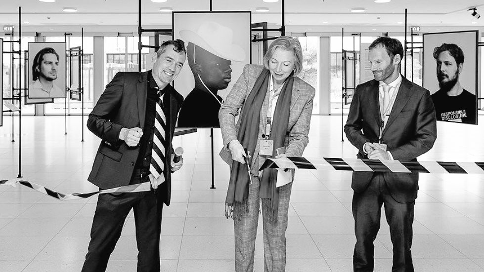 jakojellema's tweet image. #HackersHandshake is open.
Ook op instagram. #NLCyber

instagram.com/p/BobD87Ciite/…