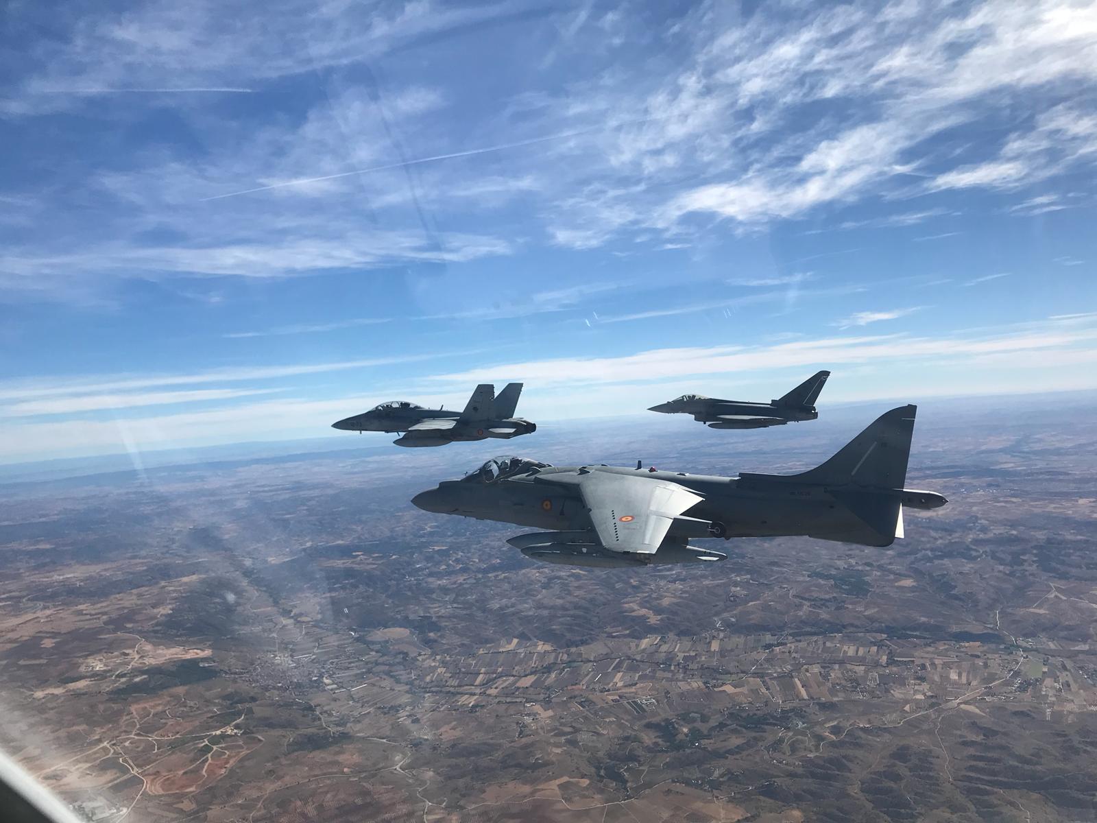 Dof69PpWkAAzT5S.jpg:large