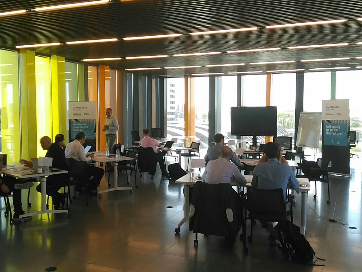 Compartint idees i endinsant-nos en el món legal de les startups amb @Cuatrecasas #cuatrecasasacelera #SouthSummit18 <a href="/filmclub_click/">FILMCLUB</a>