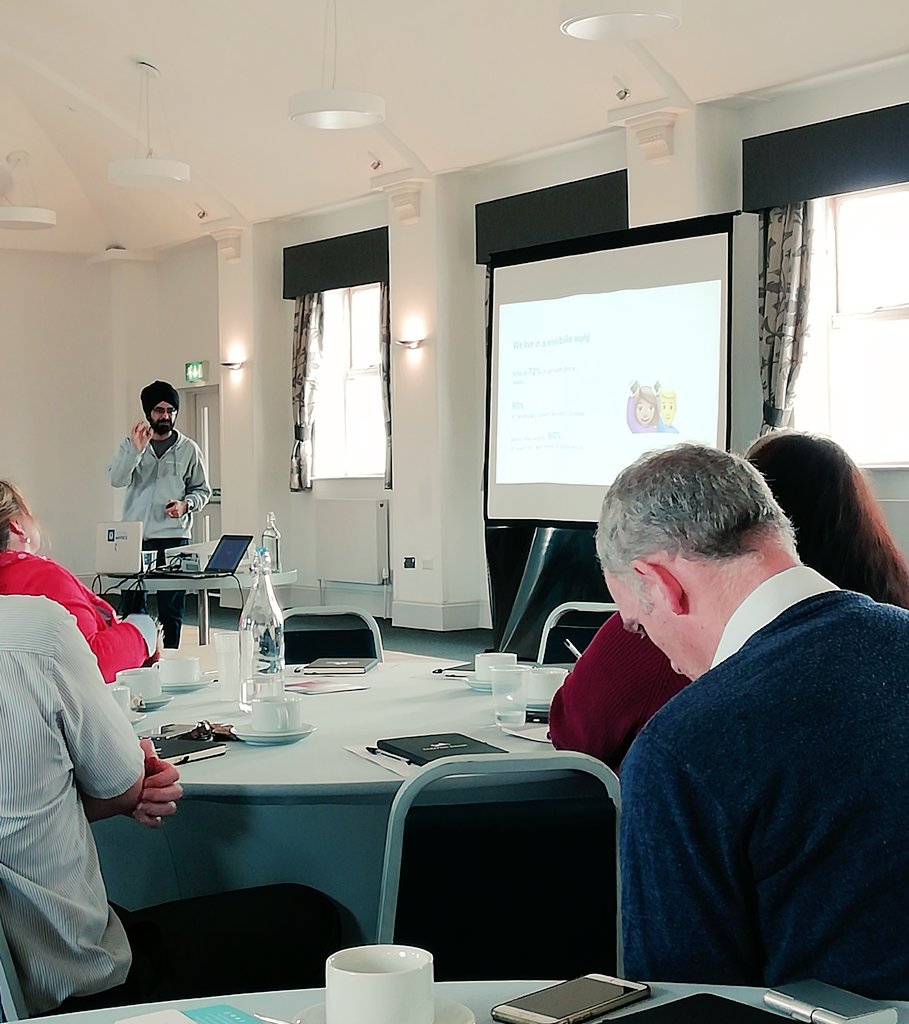 ACMorgannwg's tweet photo. Such an interesting Digital KNOWHOW session with @LloydsBankBiz and @Google  presenting on Digital Marketing Plans for small businesses &amp; Charities @LBGDigi @digikh #Digitalgarage @LloydsBankBiz @JGrinsteadLBG https://t.co/vssSfr5LHz