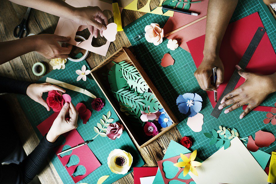 Bournemouthecho's tweet photo. Free craft sessions and coffee mornings to tackle loneliness in #Poole https://t.co/4bggDpYXrB https://t.co/kZkpXCkNPj