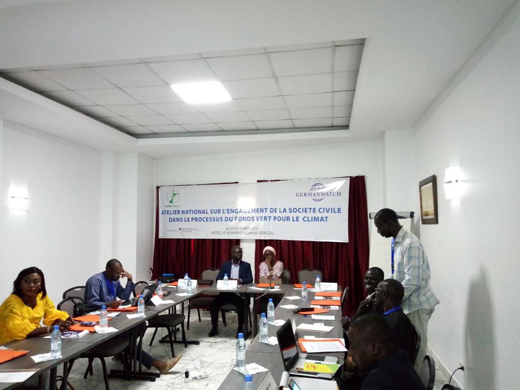 SySeynabou's tweet photo. 2 jours d'atelier, d'évaluation, de renforcement sur l'engagement de la société civile dans le processus du #FondsVertClimat avec @endaenergylinks et @Germanwatch @CARE
@jpbrice
#CSOReadiness
#FinanceClimat
#COP24 https://t.co/4bXe02vXHU