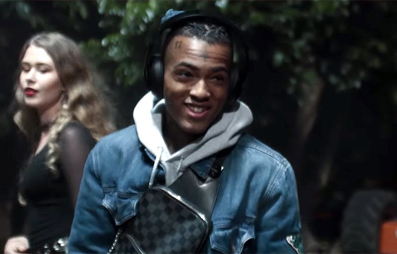 RapUp's tweet photo. Video: XXXTentacion - ‘Moonlight’ https://t.co/NTWxoLzr9s https://t.co/LXqGcriJ7B