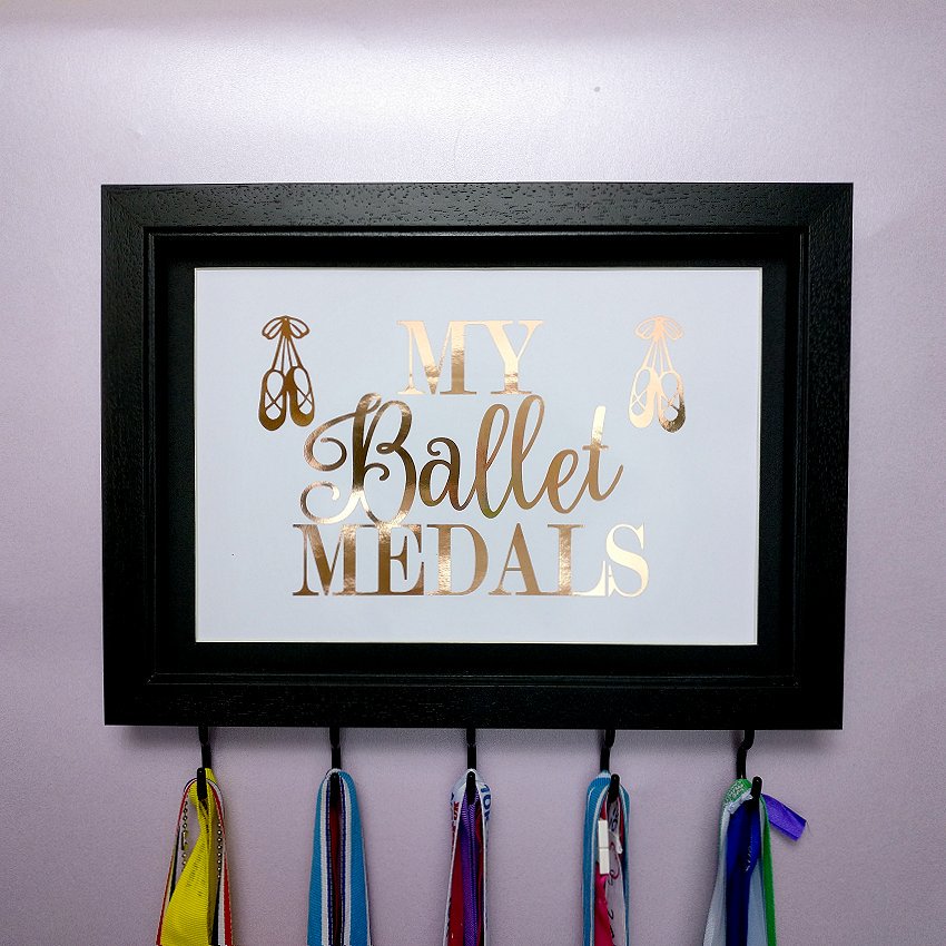 PandoraCuts's tweet photo. #WorldBalletDay 

Customisable #medalhangers at
https://t.co/lSUBNMSmvh

#ballet #Dance #achieve https://t.co/JtgHpDbztn