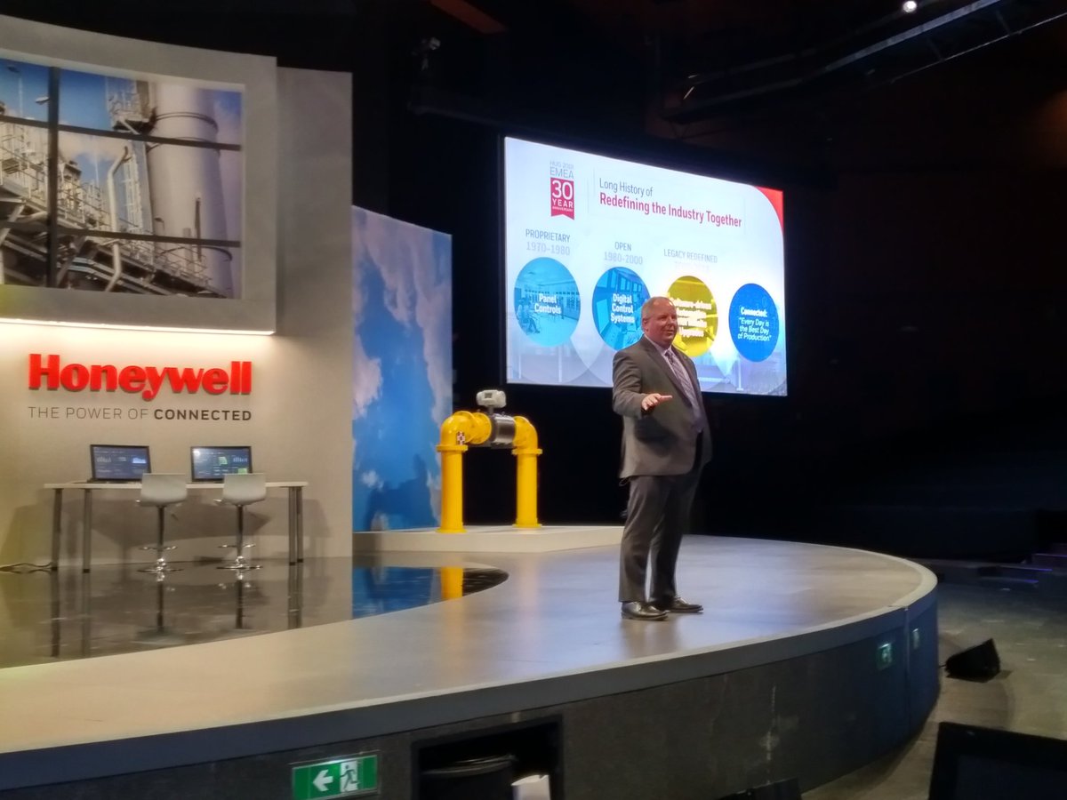 The_Oilholic's tweet image. Listening to @HWusers President John Rudolph at #HUG18 - &quot;Can stop technology, it&apos;s always going to churn, these days it&apos;s about software driven automation with infinite upgrades, we are all about outcomes.&quot; #automation #plantcontrol #oilandgas