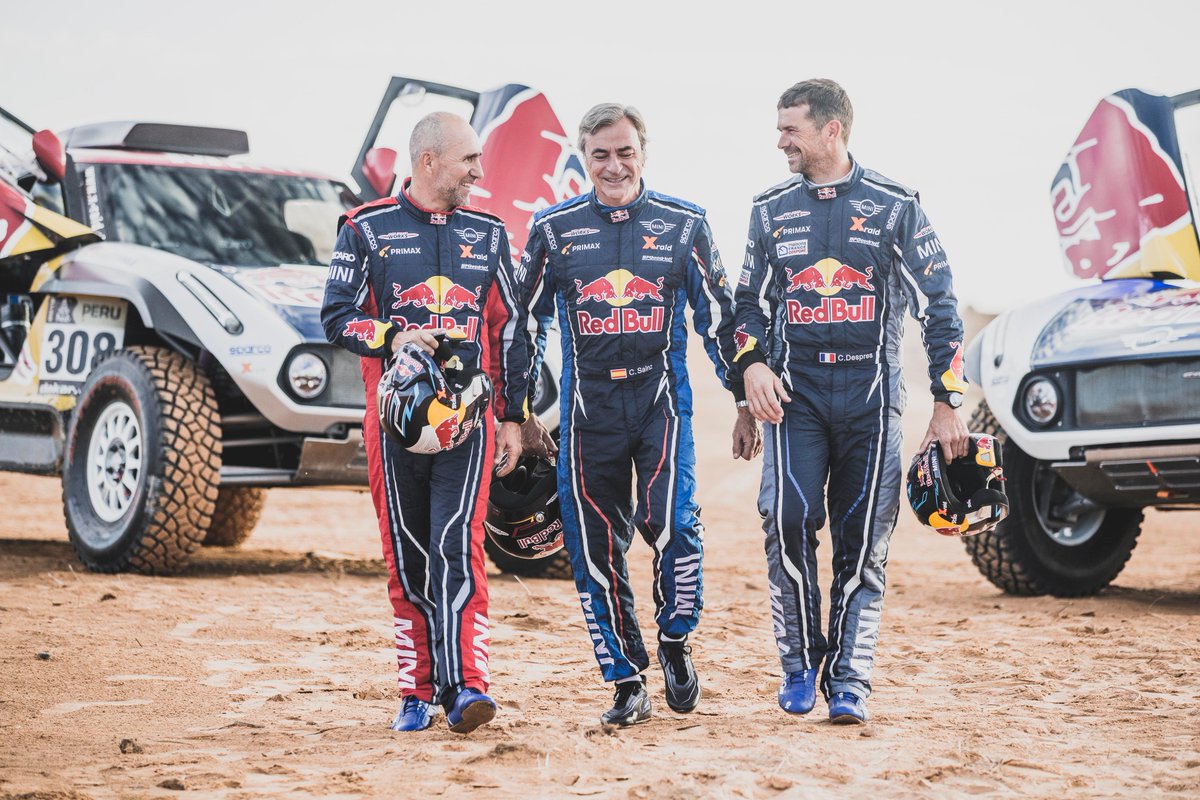 X-raid: Sainz, Peterhansel and Despres in the MINI John Cooper Works Buggy
bit.ly/2P4K4Lp