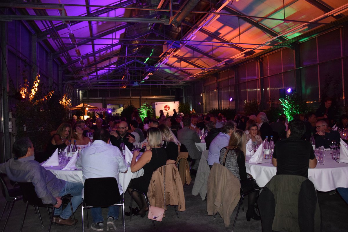 Last Friday we celebrated the 75th birthday of Posalux ! Our employees' partners had the opportunity to visit our premises and discover our technologies. We then all spent the evening in Zuchwil with a nice aperitif and dinner.
#Posalux #Switzerland #Biel #birthday #party