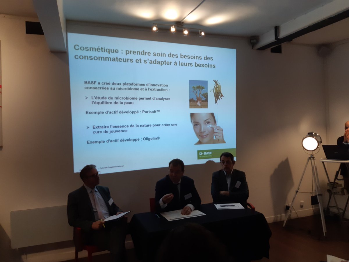 MarieDanielleVD's tweet photo. La troisième #innovation mise en avant par @thierry_herning @BASF_FR est #oligolin qui est un extrait de lin riche en oligosaccharides 100% biosource et issu de l agriculture locale. https://t.co/KL52WnJxhU