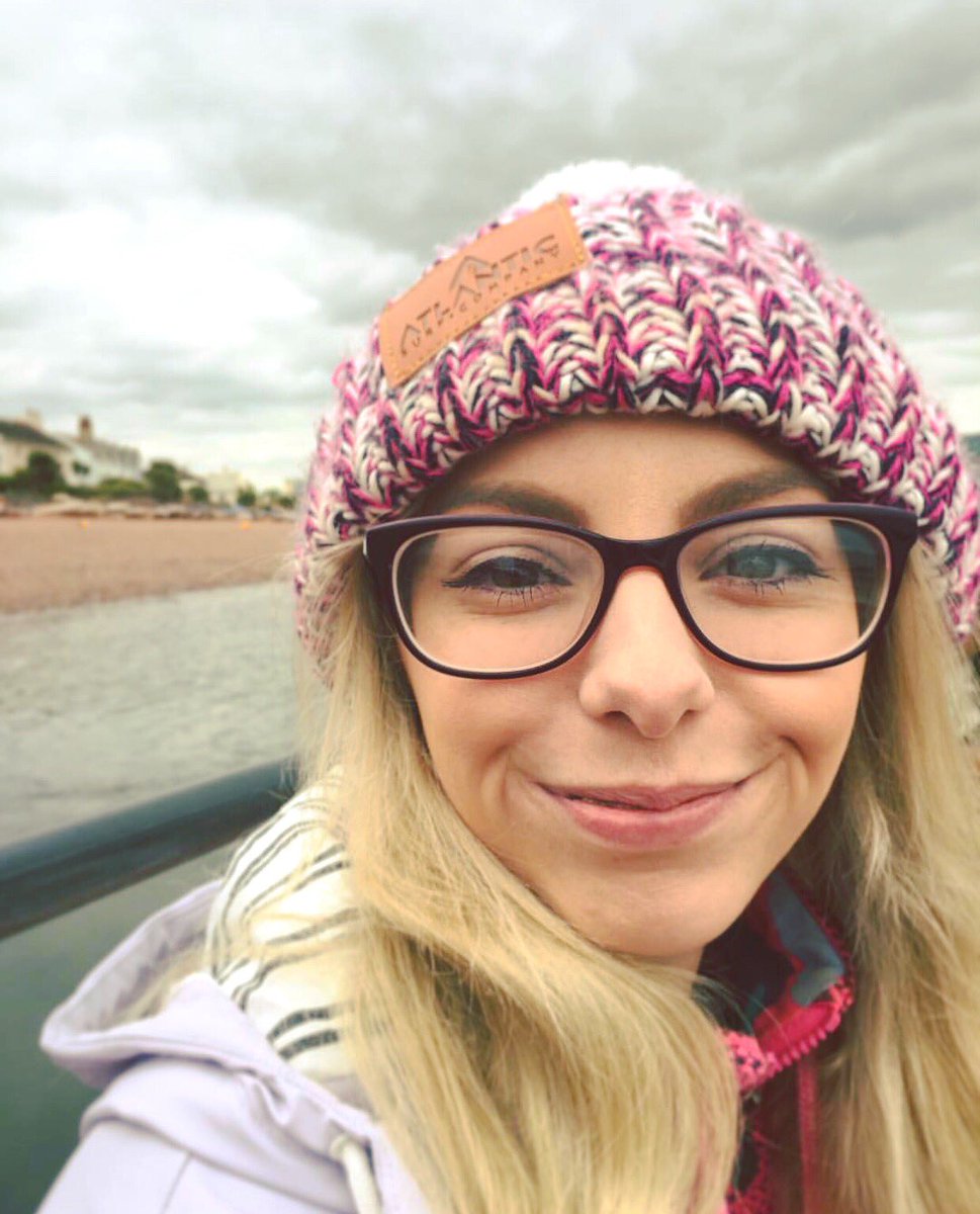 Atlsurfco's tweet photo. Our Team love this cheeky photo sent in from @travel_mooseys wearing our "Fuchsia Twist-Knit Pom Pom Beanie" 🙈🤙

Get yours ready for the cold weather 🔥

👉 https://t.co/h44kRRfiqG 👈

#sustainablefashion #ukbloggers #devonhour https://t.co/RDjtXiJbcQ