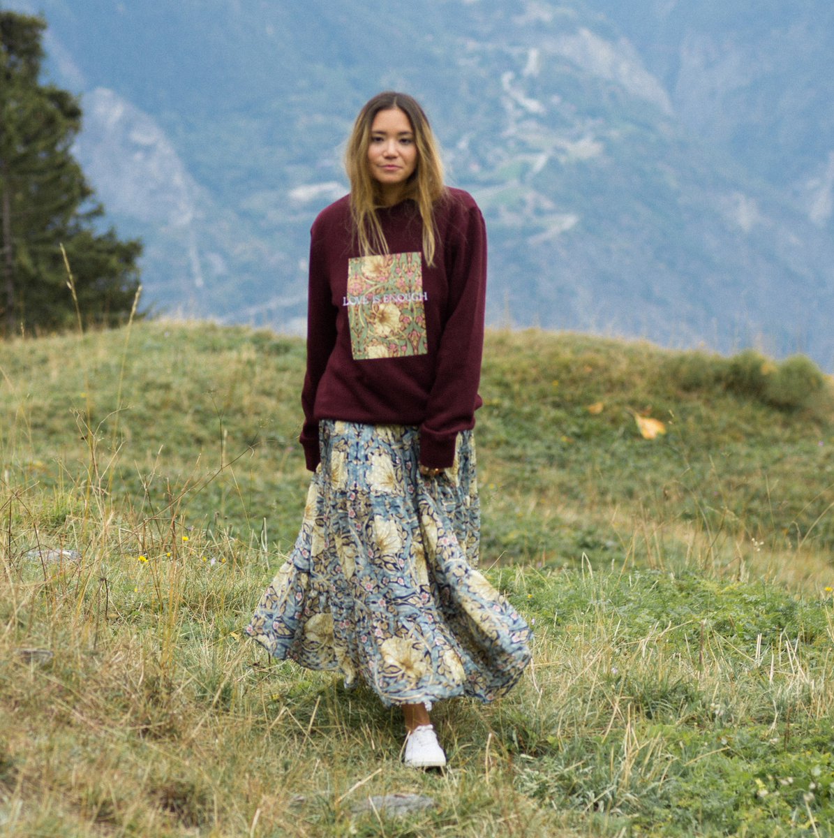 hmnetherlands's tweet photo. . @SarahQuan is so pretty in Morris &amp; Co.  — vanaf 4 oktober te koop in de winkel &amp; online. #HM 
📷 via @hmsuisse https://t.co/NOPJYfX5wT