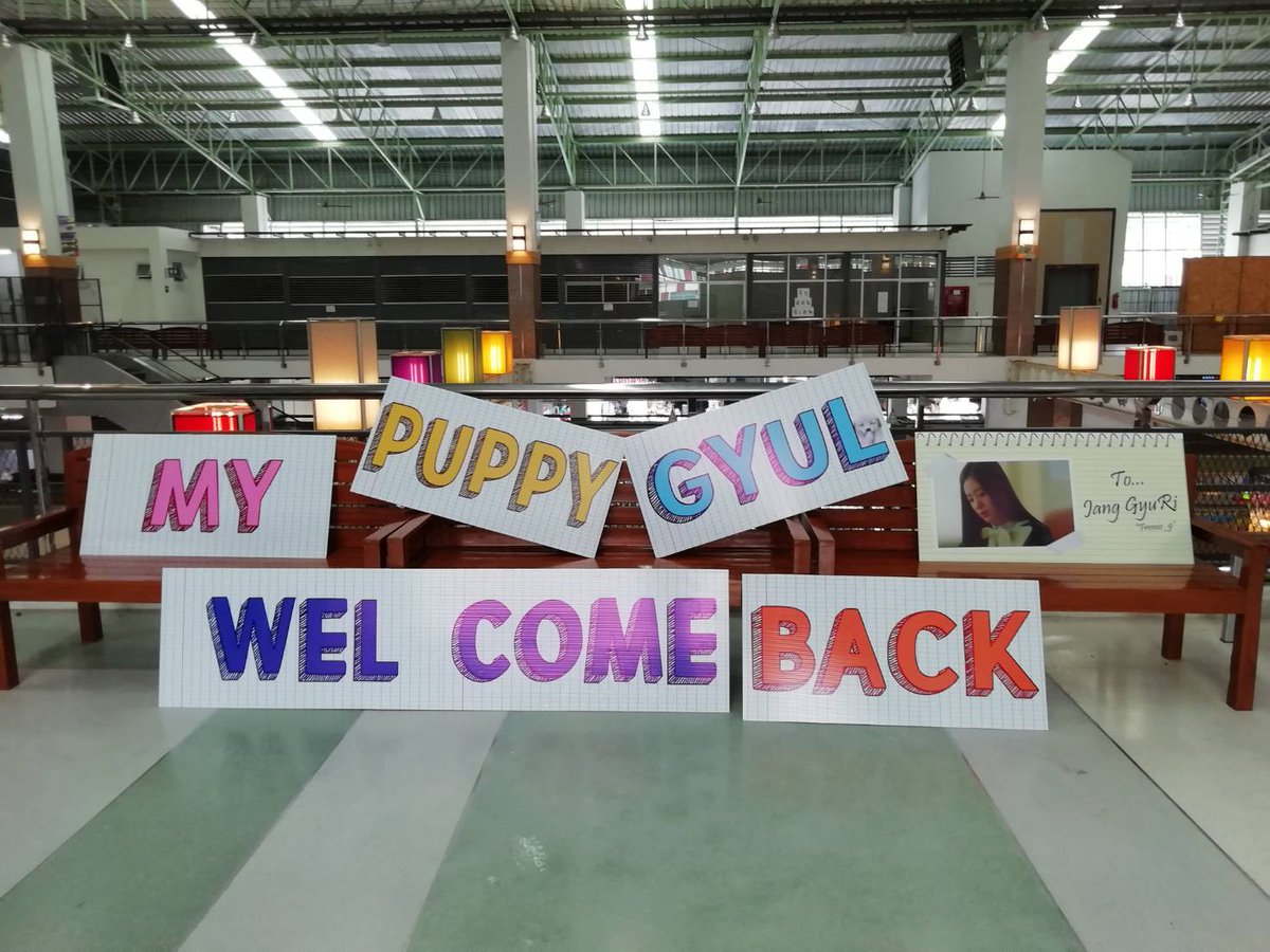 forfromis_9TH's tweet photo. โปรเจคที่พวกเราได้ร่วมกันโดเนทและช่วยกันคิดและโหวต ได้ทำให้สาวๆ #fromis_9  เกิดความประทับใจกับการต้อนรับของแฟนๆชาวไทย มาดูกันว่า มีของสิ่งใดกันบ้างนะ 😊💕
1.ป้ายต้อนรับที่สนามบิน
2.โปรเจคชูแบนเนอร์ช่วงยักซกเค
3.ป้ายต้อนรับการกลับมาของกยูริ
4.เค้กวันเกิดฮายอง
#KCON2018THAILAND https://t.co/83i6MnNhuc