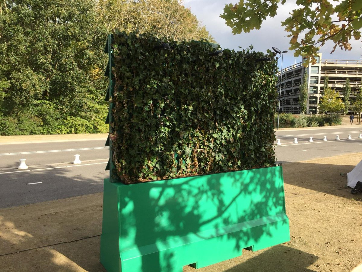 AlliantieAMROR's tweet photo. Ken jij de #funbar al? #AMROR partners en @RVO_Nederland presenteren vandaag voor het eerst de prototypes van deze multifunctionele bouwhekken tijdens Innovatie Beleefd @Rijkswaterstaat. Check👉🏾https://t.co/cPua0jPwjk #Greenbar #ParkBank #WallforAll https://t.co/GW7BPfhAUl