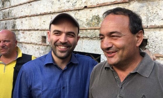 Arrestato il sindaco di Riace per favoreggiamento dell'immigrazione. <a href="/robertosaviano/">Roberto Saviano</a> dimmi con chi vai e ti dirò chi sei...