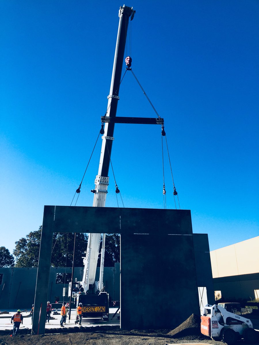 #axiscrane #mobilecranes #rigging #tiltup