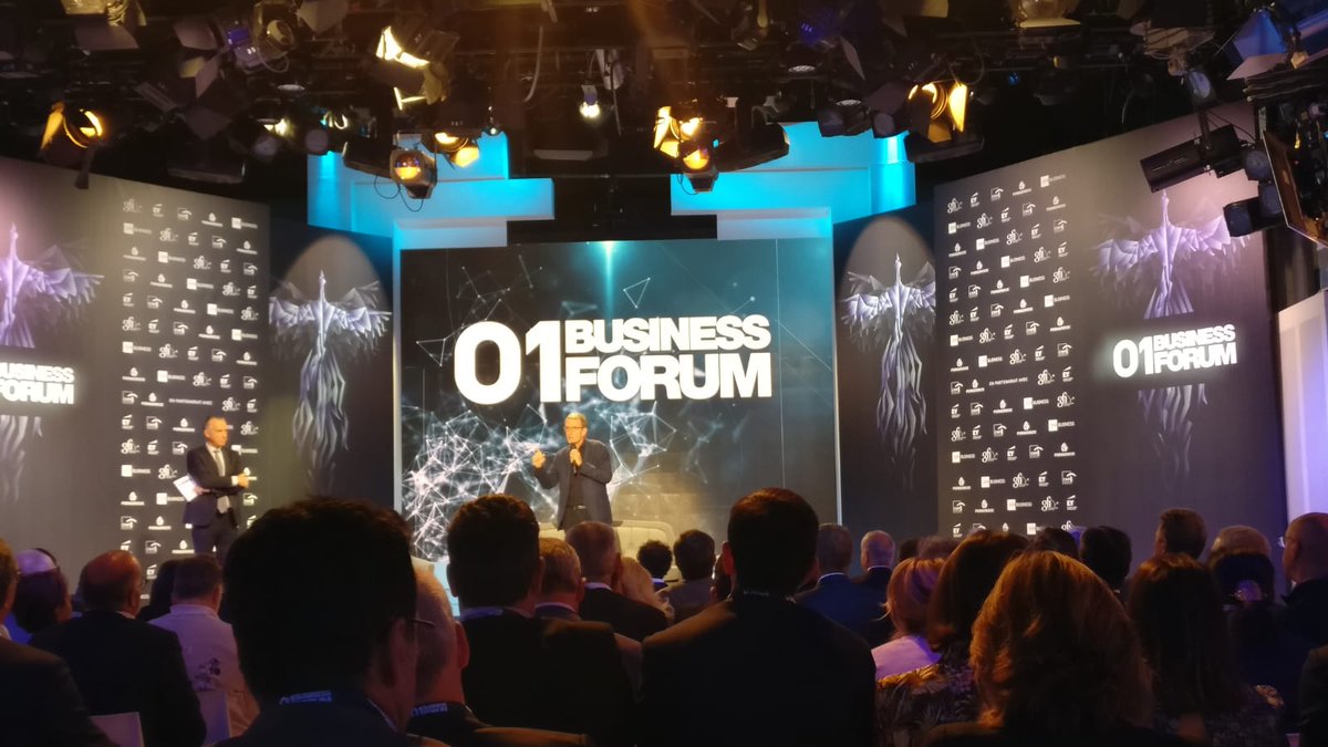 inetum_fra's tweet photo. Pour son #Keynote sur "quand l'accélération bouleverse l'activité humaine" @EricAlbert_ fondateur de #Uside prend l'exemple du burn-out d'Elon Musk #01BF2018 https://t.co/X9TtUpJdSv