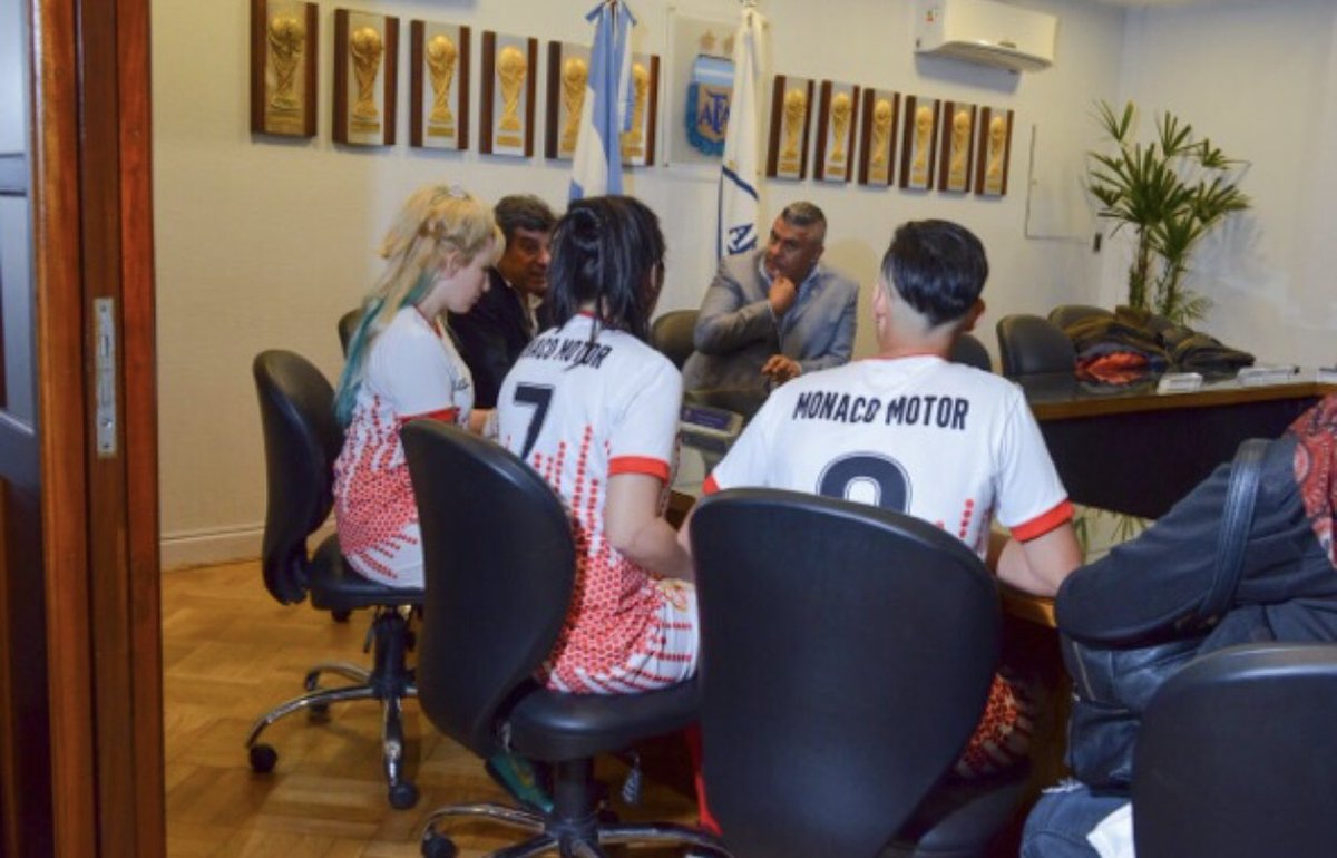 thetestingus's tweet photo. @afa Muchas gracias! Sr.Tapia .Presidente Asociación Futbol Argentino por el gran recibimiento a nuestro equipo de Fútbol Femenino. #TeamMonacoFutbolClub #MonacoMotor https://t.co/GqYdzcRZag