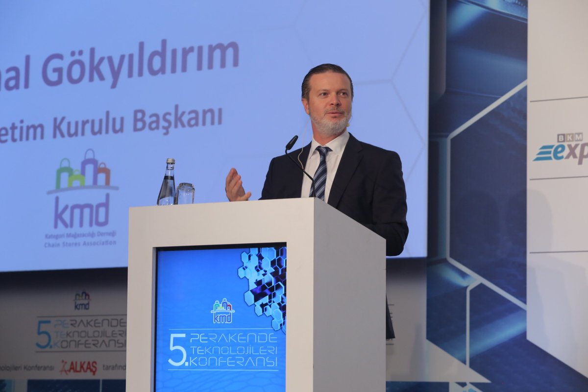 zmd_org's tweet photo. KMD Yönetim Kurulu Başkanı Yenal Gökyıldırım: "Asgari ücrete verilen devlet desteğinin sürmesi, istihdama büyük katkı sağlayan perakende sektörü için büyük önem taşımaktadır" 
#ptk2018 #perakendeteknolojileri https://t.co/Sixtp3EeB6