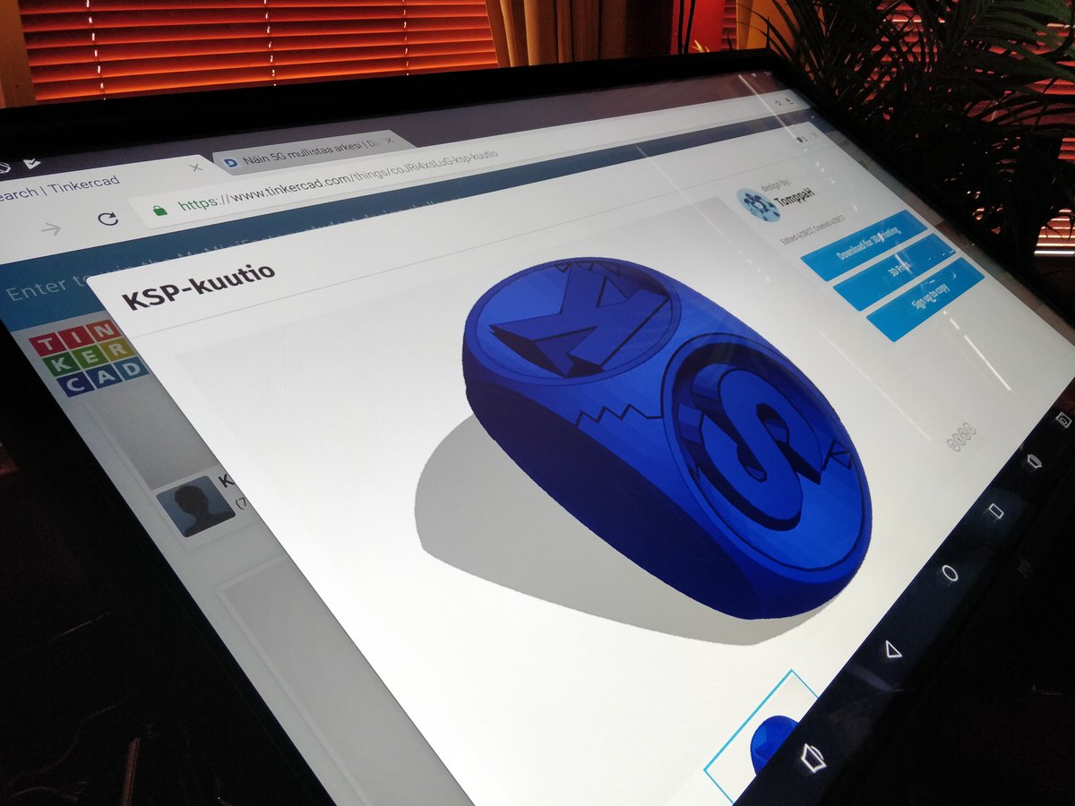 Yetitabletilla modernia puutyötä, 3d-mallinnusta, iso koko mahdollistaa yhteisen suunnittelun.