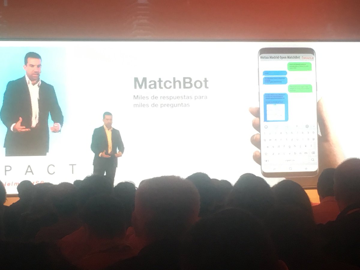 Asierpal's tweet image. Javier García Río de @MutuaMadridOpen en #OracleImpactSP explicando cómo el chatbot de @oracle aumentó el ratio de conversión