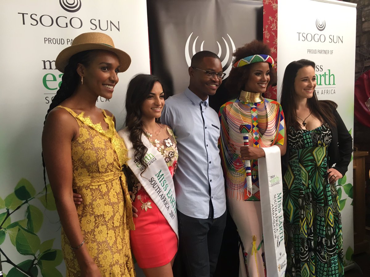 missearth_sa's tweet photo. The beautiful #MissEarthSputhAfrica National Costume for the International #MissEarth2018 by @VukaniFashions. #MargoFargo https://t.co/7cY2a9v0A8