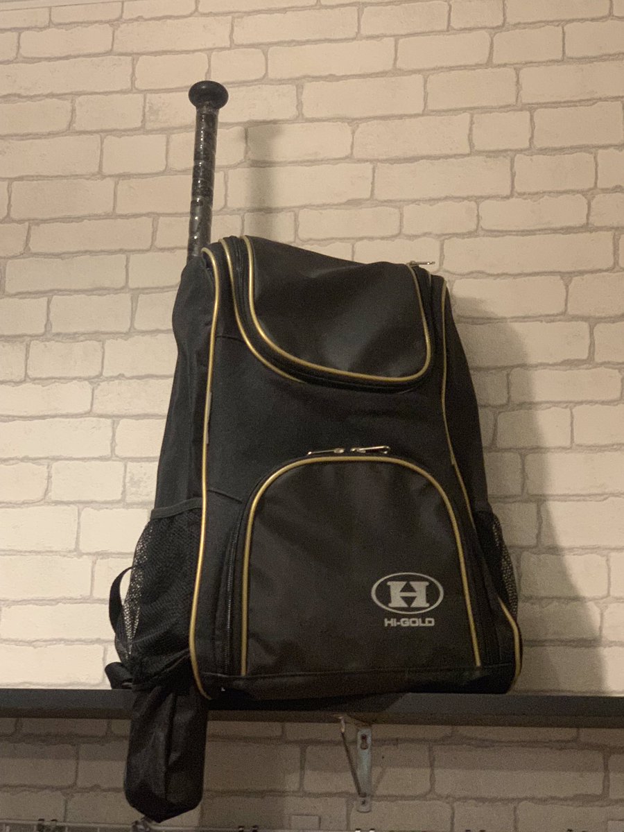 Jack Sports On Twitter Jack Sportsです 本日も商品紹介の時間です 少年用リュックです こちらはリュックなのにバット収納できるポケット付きの商品 夜に光で反射する反射マークもついているので安心です 野球 ハイゴールド 少年用 リュック Https T