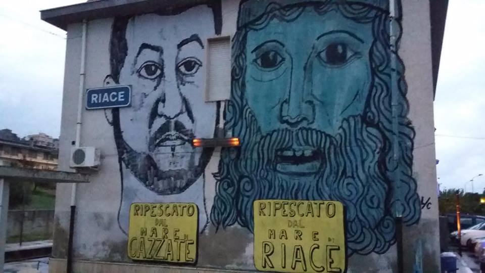 SxAnticapital's tweet photo. Stiamo con Mimmo Lucano, con chi fugge e con chi lotta. #MaiConSalvini https://t.co/3gOxOKarjo https://t.co/GccoFR2Id3